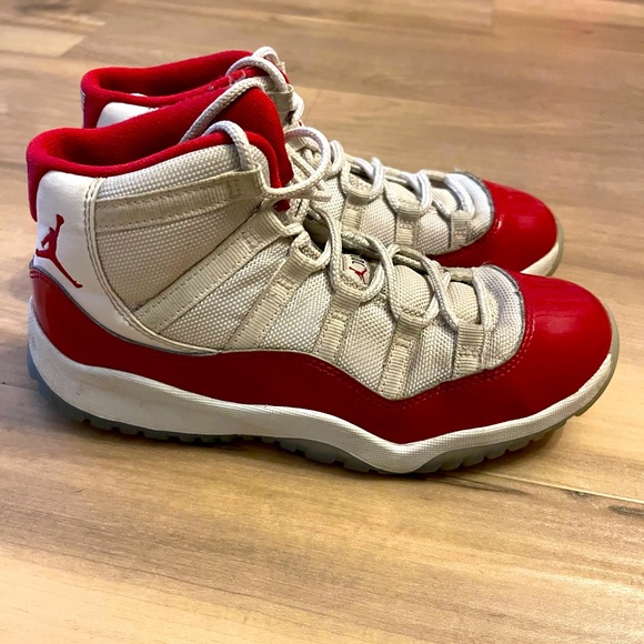 Jordan 11 Cherry Reds - Picture 1 of 2
